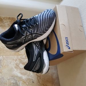 Asics Gel Nimbus 22 9.5 Women's Worn Once Immaculate